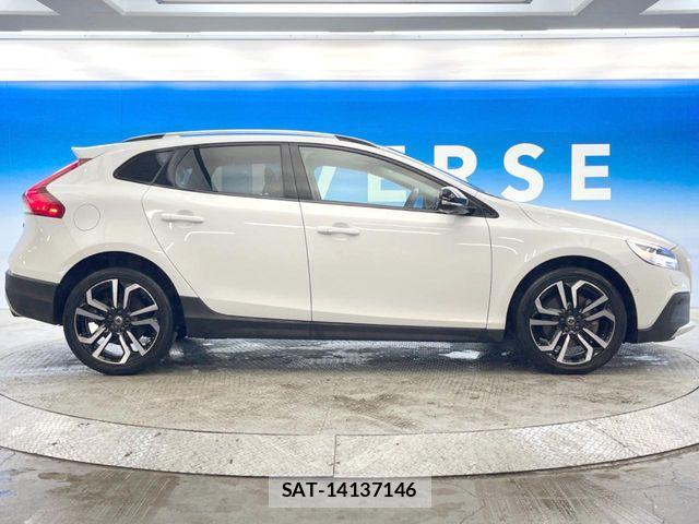 Volvo CROSS COUNTRY 2017-02 7273225-15
