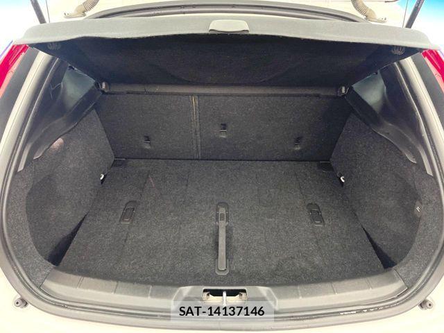 Volvo CROSS COUNTRY 2017-02 7273225-18