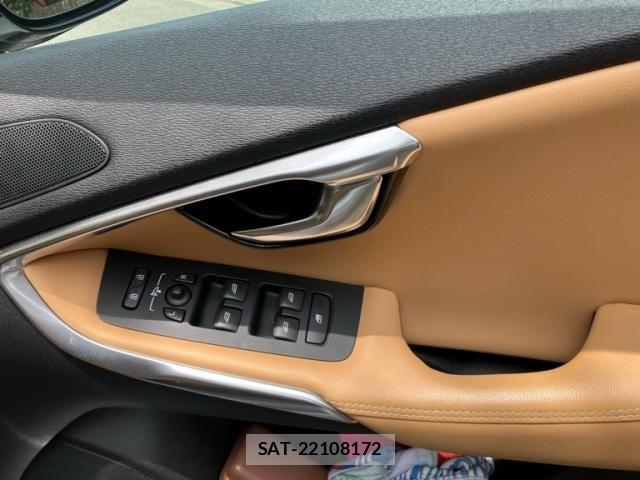 Volvo CROSS COUNTRY 2017-06 7360358-13