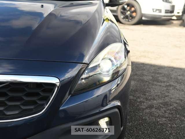 Volvo CROSS COUNTRY 2015-06 7458680-10