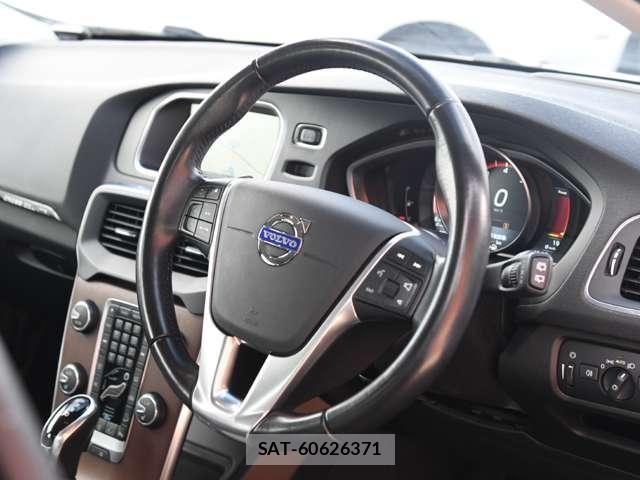Volvo CROSS COUNTRY 2015-06 7458680-18