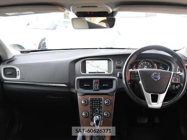Volvo CROSS COUNTRY 2015-06 7458680-27