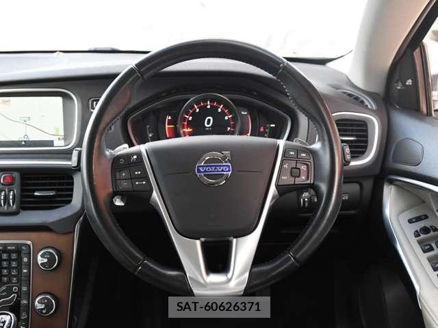 Volvo CROSS COUNTRY 2015-06 7458680-28