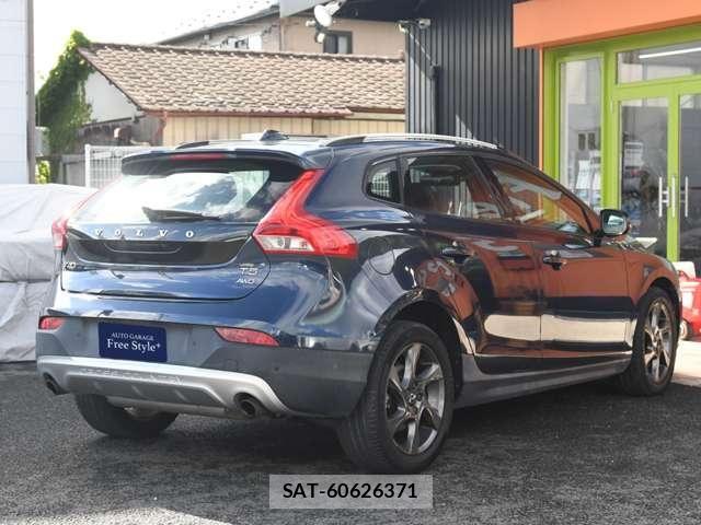 Volvo CROSS COUNTRY 2015-06 7458680-4