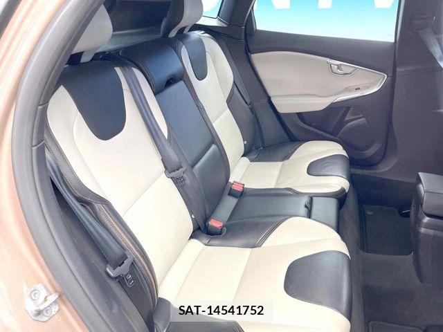 Volvo CROSS COUNTRY 2015-07 7563043-9