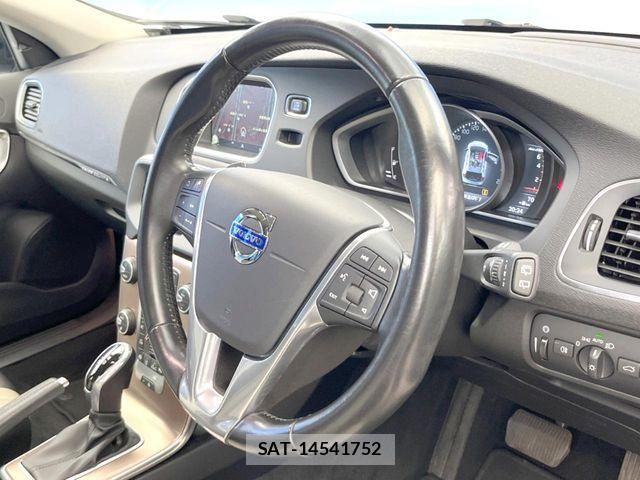 Volvo CROSS COUNTRY 2015-07 7563043-11