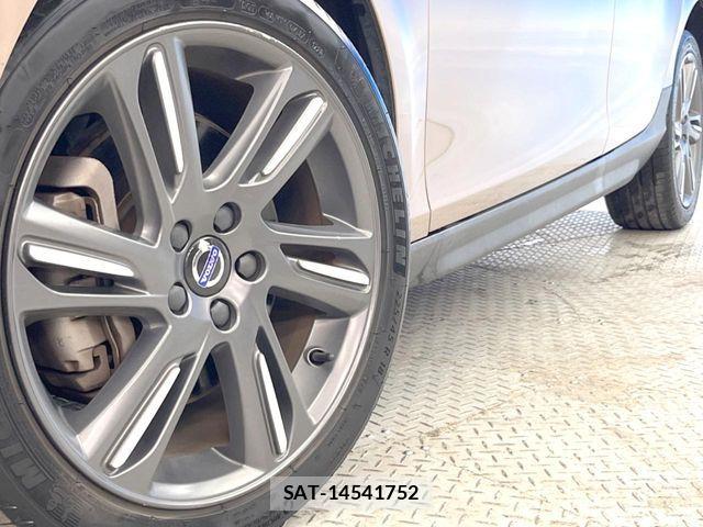 Volvo CROSS COUNTRY 2015-07 7563043-14