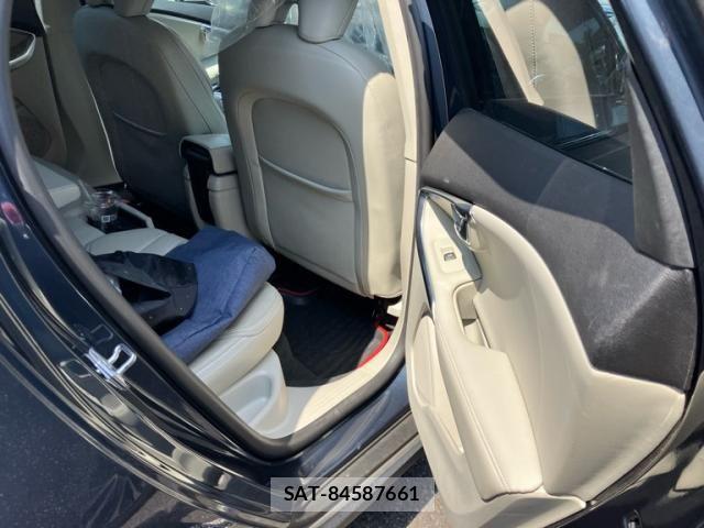 Volvo CROSS COUNTRY 2017-06 7621137-12