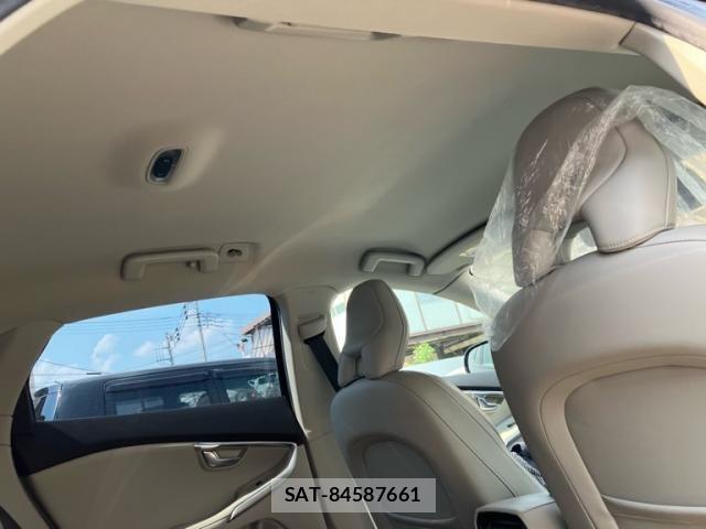 Volvo CROSS COUNTRY 2017-06 7621137-13