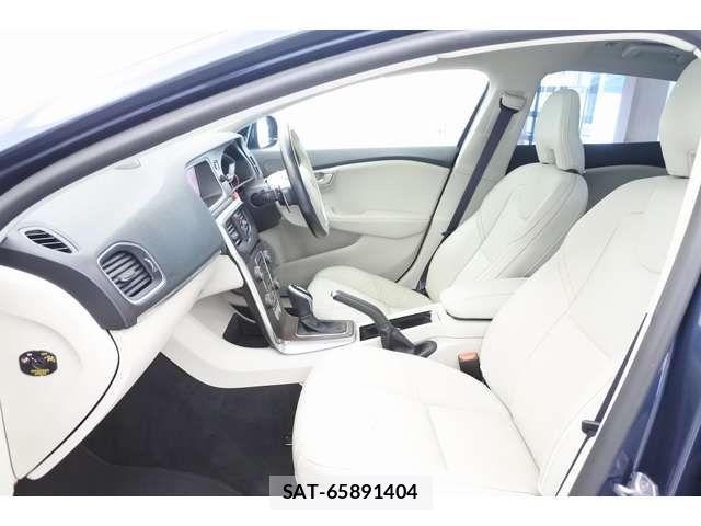 Volvo CROSS COUNTRY 2017-07 7621136-19