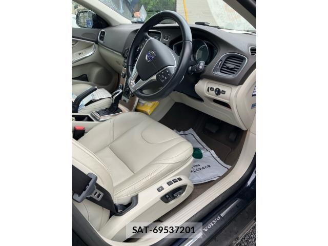 Volvo CROSS COUNTRY 2016-03 7880325-9