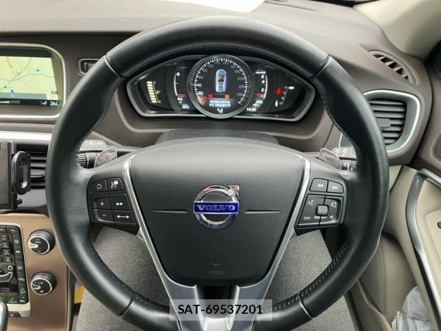 Volvo CROSS COUNTRY 2016-03 7880325-12