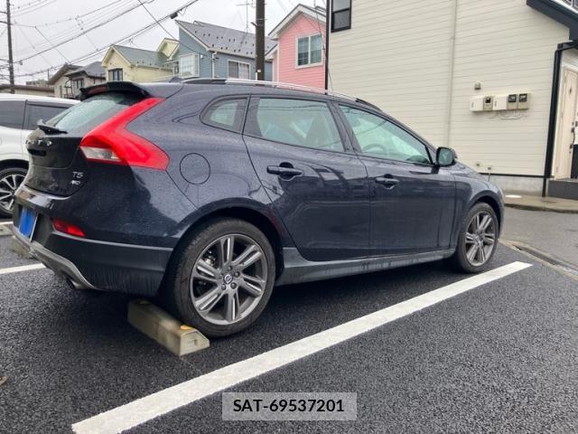Volvo CROSS COUNTRY 2016-03 7880325-3