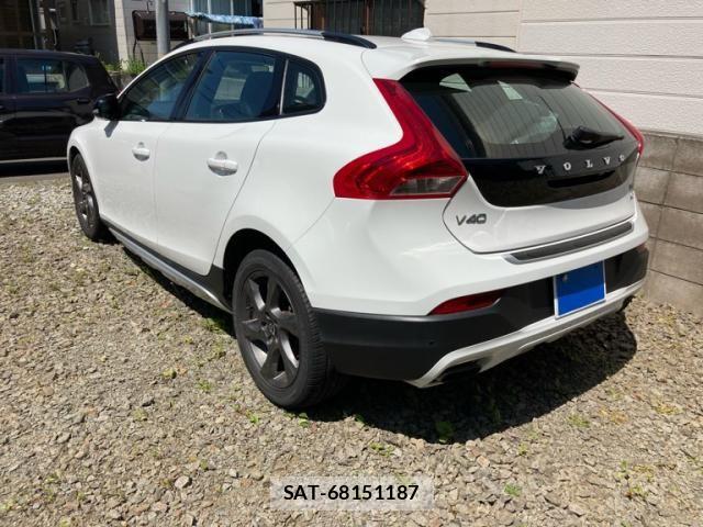 Volvo CROSS COUNTRY 2013-08 7880324-10