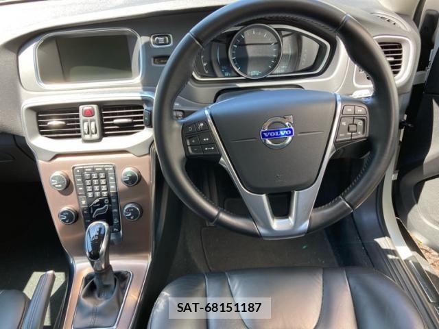 Volvo CROSS COUNTRY 2013-08 7880324-19