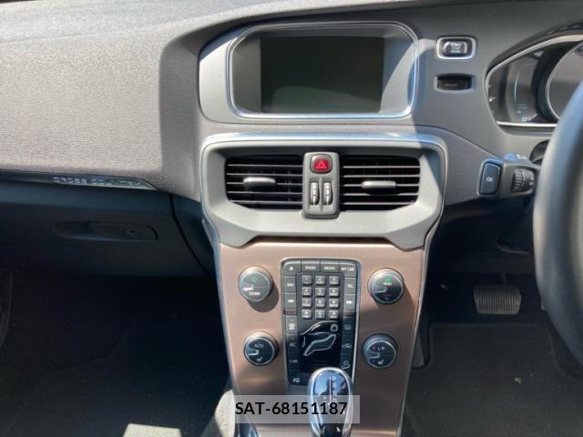 Volvo CROSS COUNTRY 2013-08 7880324-21
