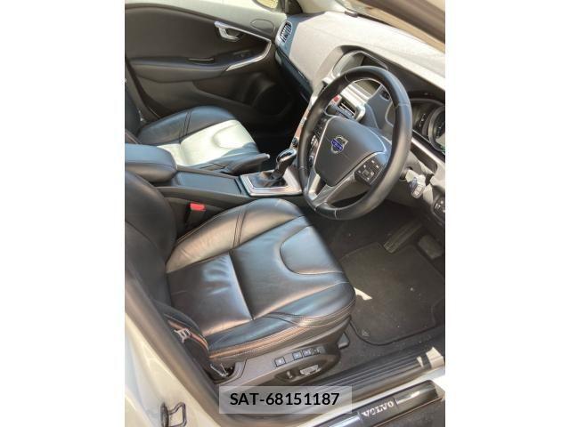 Volvo CROSS COUNTRY 2013-08 7880324-22
