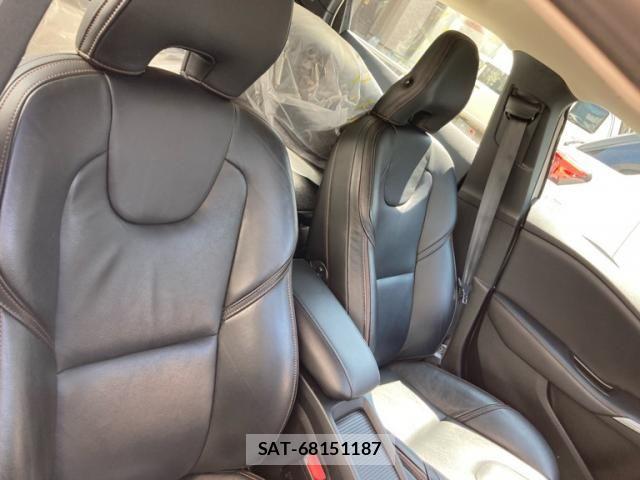 Volvo CROSS COUNTRY 2013-08 7880324-23