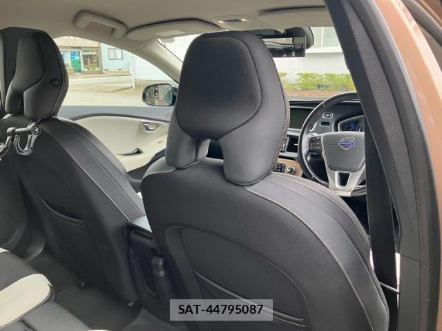 Volvo CROSS COUNTRY 2013-09 7964308-9