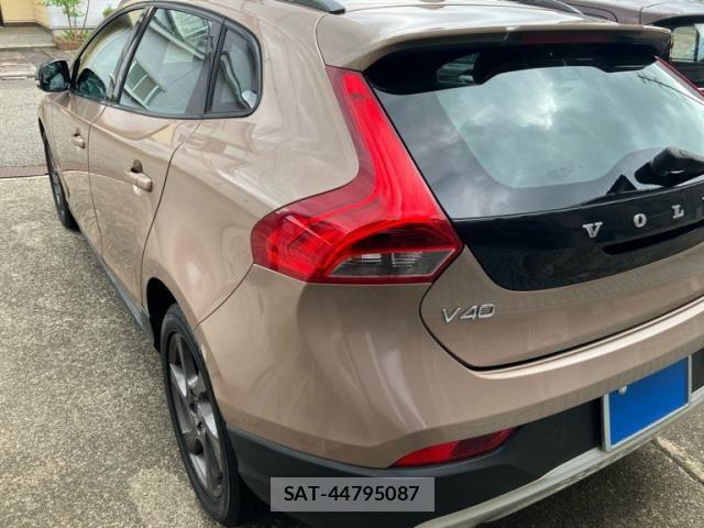Volvo CROSS COUNTRY 2013-09 7964308-2
