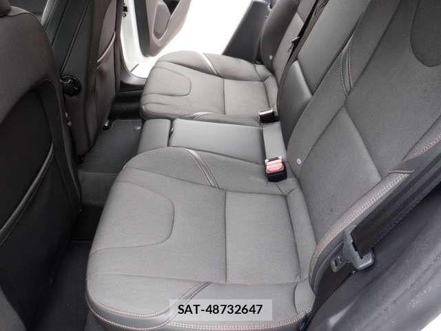 Volvo CROSS COUNTRY 2019-09 8102539-13