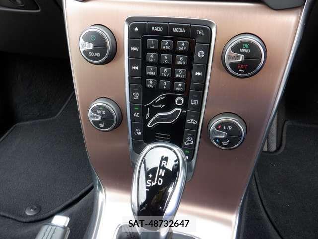 Volvo CROSS COUNTRY 2019-09 8102539-17