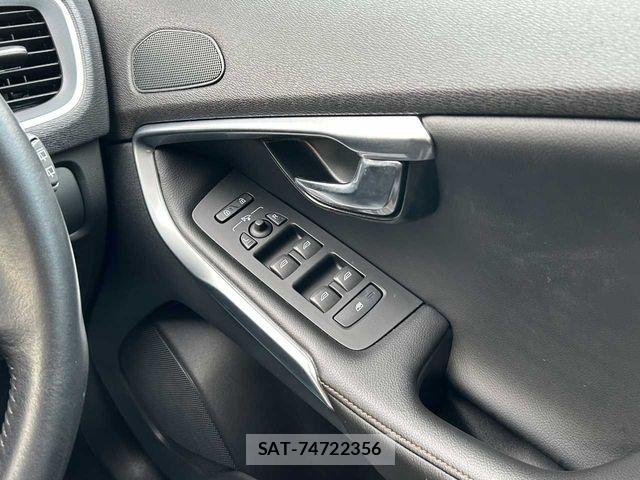 Volvo CROSS COUNTRY 2019-04 8146949-12