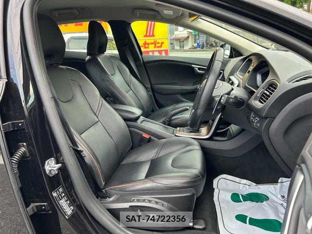 Volvo CROSS COUNTRY 2019-04 8146949-18