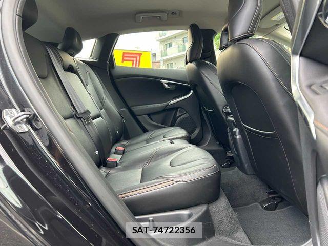 Volvo CROSS COUNTRY 2019-04 8146949-20