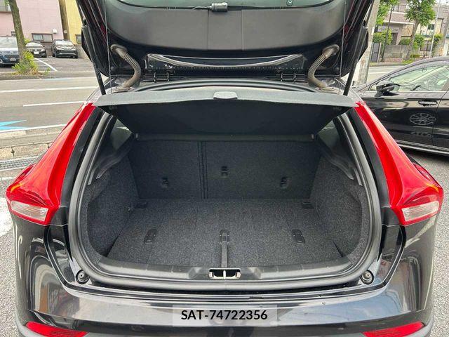 Volvo CROSS COUNTRY 2019-04 8146949-21
