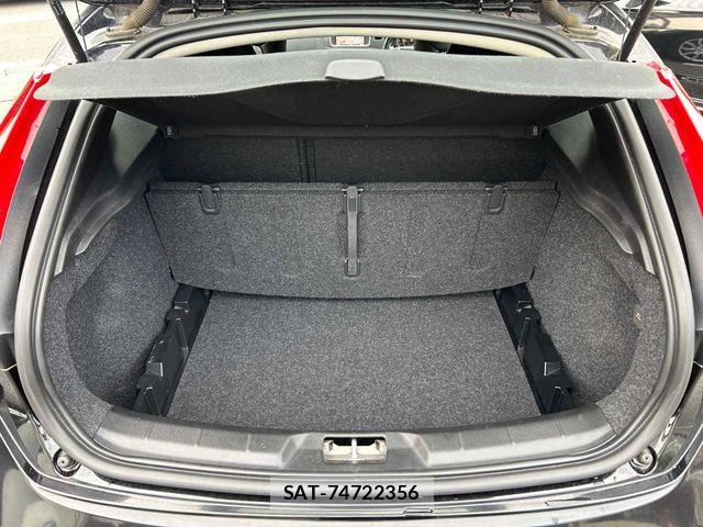 Volvo CROSS COUNTRY 2019-04 8146949-22