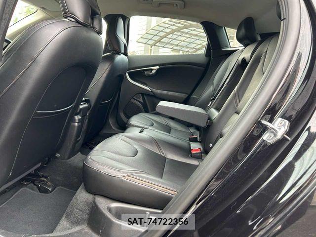 Volvo CROSS COUNTRY 2019-04 8146949-24