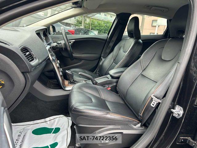 Volvo CROSS COUNTRY 2019-04 8146949-25