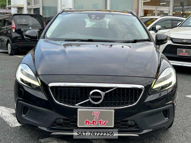 Volvo CROSS COUNTRY 2019-04 8146949-26