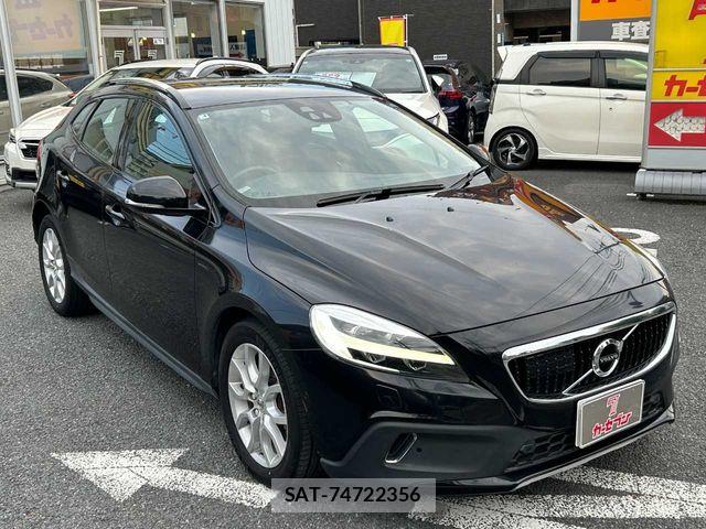 Volvo CROSS COUNTRY 2019-04 8146949-27