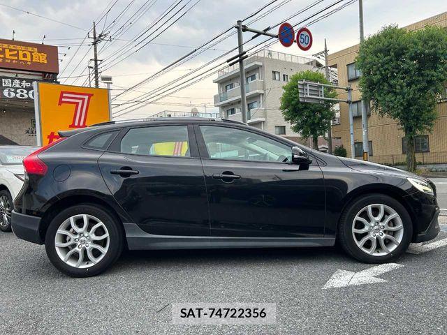 Volvo CROSS COUNTRY 2019-04 8146949-28