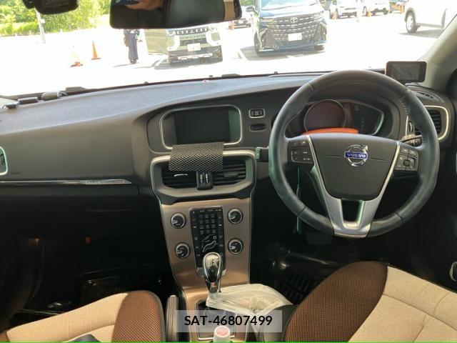 Volvo CROSS COUNTRY 2013-08 8146950-10