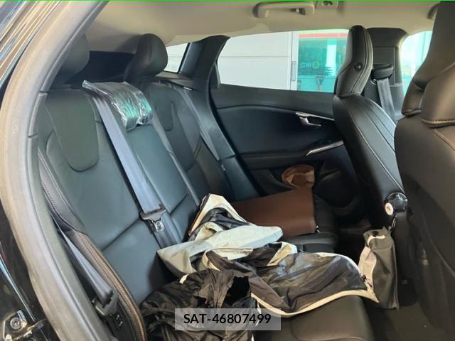 Volvo CROSS COUNTRY 2013-08 8146950-13