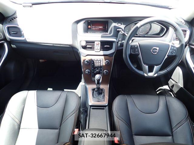 Volvo CROSS COUNTRY 2018-06 8247087-15