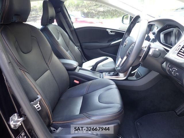 Volvo CROSS COUNTRY 2018-06 8247087-17