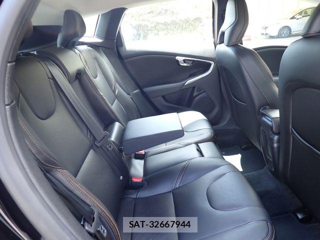 Volvo CROSS COUNTRY 2018-06 8247087-18