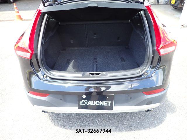 Volvo CROSS COUNTRY 2018-06 8247087-20