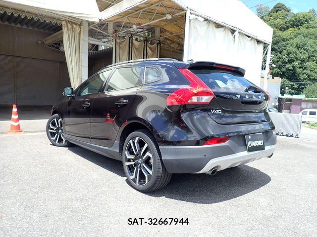 Volvo CROSS COUNTRY 2018-06 8247087-2