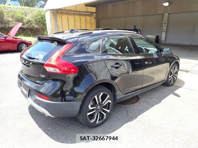 Volvo CROSS COUNTRY 2018-06 8247087-6