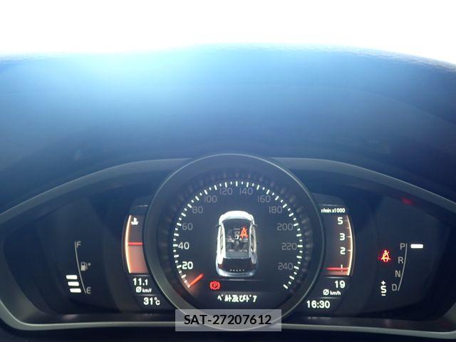 Volvo CROSS COUNTRY 2018-01 8528074-11