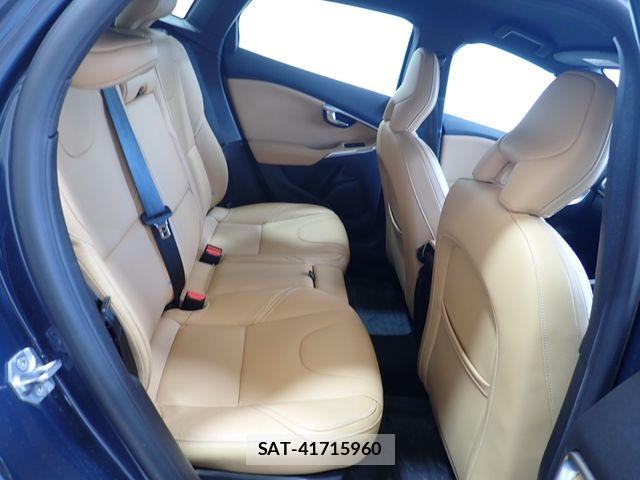 Volvo CROSS COUNTRY 2017-06 8528072-21