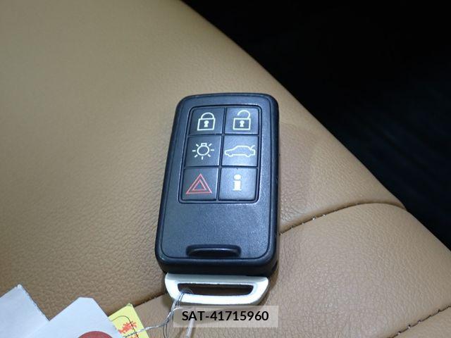 Volvo CROSS COUNTRY 2017-06 8528072-25