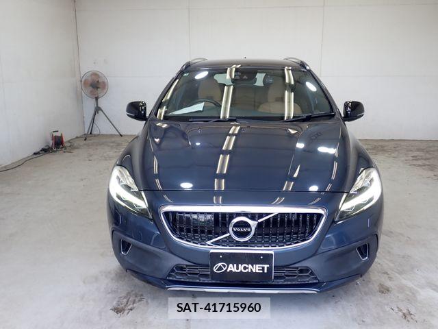 Volvo CROSS COUNTRY 2017-06 8528072-4