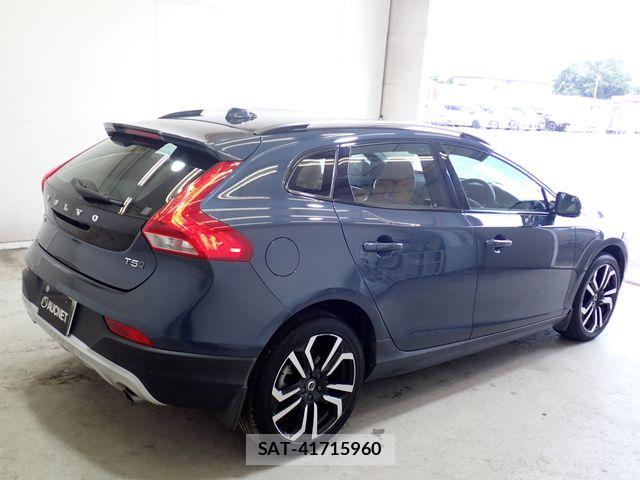 Volvo CROSS COUNTRY 2017-06 8528072-7