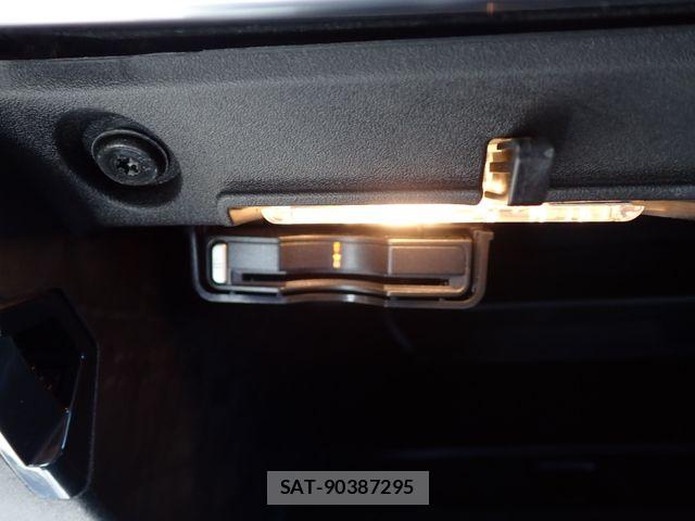 Volvo CROSS COUNTRY 2017-09 8563990-21